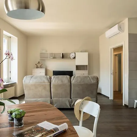Numero Due Piazza Mazzini - Bymyhomeincomo Exterior photo